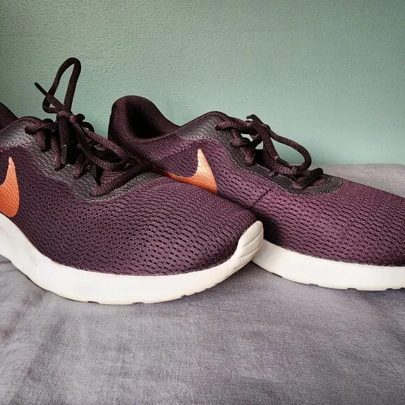 Nike Tanjun Womens 11 Purple Rose Metallic Fitness Sneakers - Picture 8 of 8